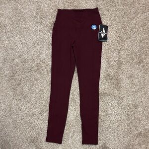 BRAND NEW SKECHERS Burgundy Women’s Leggings